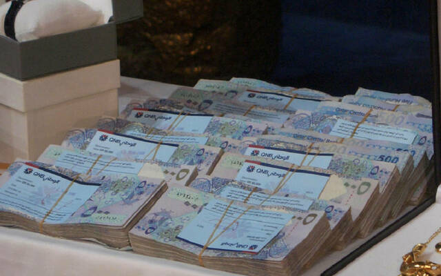 سعر صرف الريال القطري أمام عملات عربية وأجنبية