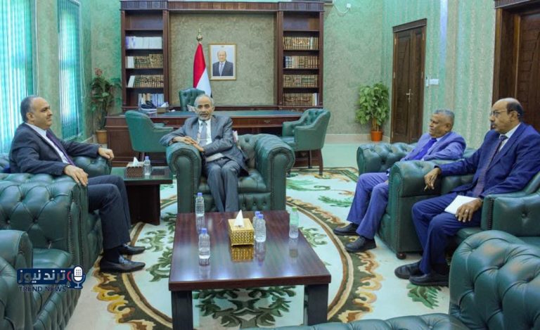 سما عدن الإخبارية/محمود الصبيحي يشدد على معالجة الوضع الاقتصادي وانتظام صرف رواتب الموظفين