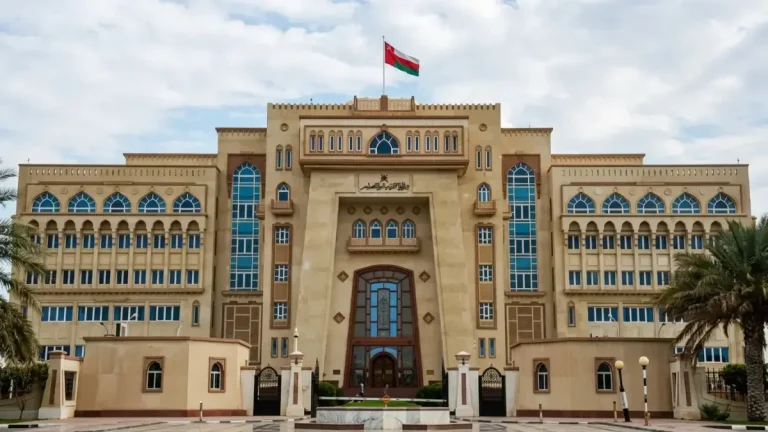 عاجل: وزارة التعليم العمانية تكشف مواعيد الصيف الحاسمة.. 1 يونيو بداية الامتحانات و10 يوليو الإجازة الكبرى!
