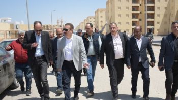 محافظ بورسعيد يتفقد وحدات الإسكان الاجتماعي بمدينة سلام مصر