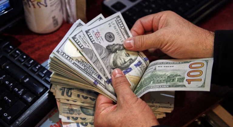 موجة صعود في سعر الدولار اليوم الثلاثاء.. كم وصل بعد الأحداث الأخيرة؟