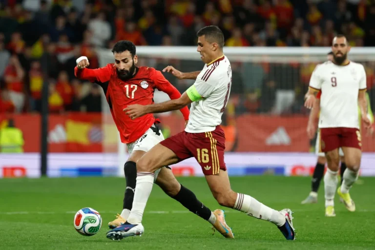 «وديّات المونديال»: بعشرة لاعبين... مصر تفرض التعادل على إسبانيا في برشلونة