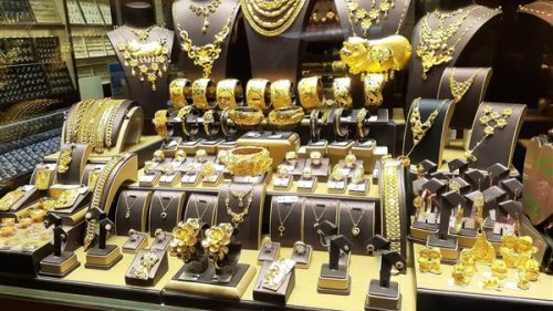 الذهب في مصر يواصل التراجع الهادئ.. وفجوة «التحوط» تتسع لـ 60 جنيهًا