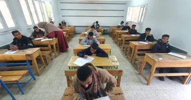 تعديل جدول امتحانات نهاية العام لطلاب أولى وثانية ثانوى فى الجيزة.. صور