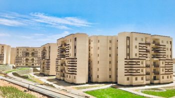 وزيرة الإسكان تتابع تنفيذ شقق سكن لكل المصريين في المدن الجديدة