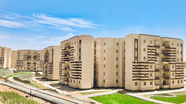 وزيرة الإسكان تتابع تنفيذ شقق سكن لكل المصريين في المدن الجديدة