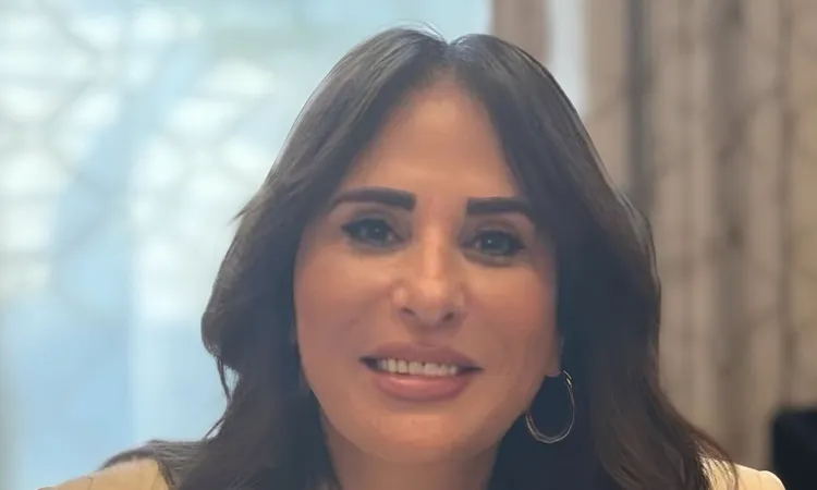 وزيرة الإسكان تتابع تنفيذ شقق سكن لكل المصريين في المدن الجديدة