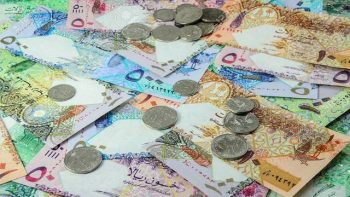 سعر صرف الريال القطري أمام عملات عربية وأجنبية