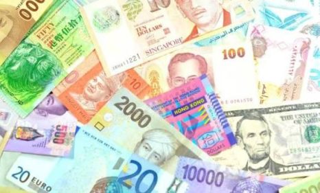 صعود ملحوظ في سعر الدولار بمستهل تعاملات الاثنين