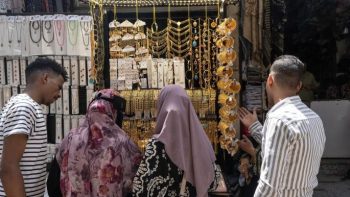 رفع المصنعية يضغط على سوق الذهب في مصر ويهدّد المبيعات بعد العيد