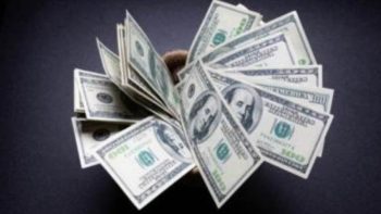 الدولار يواصل الارتفاع أمام الجنيه المصري ليصل إلى 53.85 جنيه اليوم