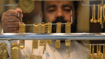 استقرار الذهب بعد هبوط الأونصة إلى أدنى مستوى منذ 30 مارس