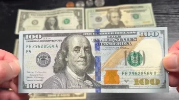 الأخضر في انهيار.. سعر الدولار والعملات مقابل الجنيه اليوم الجمعة بعد تحركات السوق الأخيرة