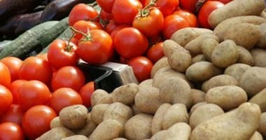 أسعار الخضراوات والفاكهة فى أسواق أسوان اليوم الأحد.. البطاطس تصل لـ 15 جنيها