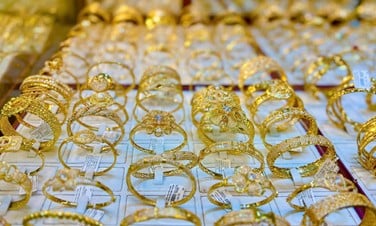 أسعار الذهب اليوم (15 مايو): أسعار الذهب المحلية لم تتغير، بينما انخفضت الأسعار العالمية.