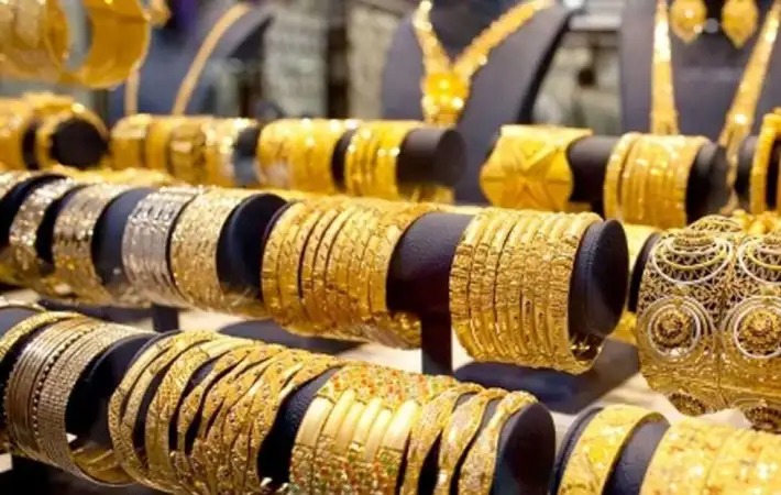 أسعار الذهب اليوم 3 مايو 2026.. وعيار 21 يخسر 15 جنيهًا