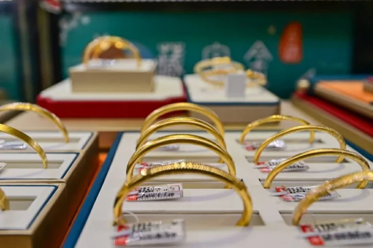 أسعار الذهب اليوم الثلاثاء في الإمارات.. عيار 21 آخر تحديث : CNN الاقتصادية