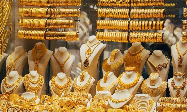 أسعار الذهب اليوم.. عيار 21 يسجل 6910 جنيها