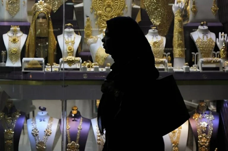 أسعار الذهب اليوم في الإمارات.. عيار 21 يسجل 486.7 درهم : CNN الاقتصادية