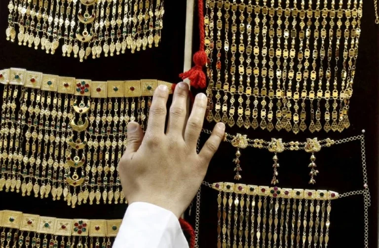 أسعار الذهب اليوم في السعودية.. كم سجل عيار 24؟ : CNN الاقتصادية