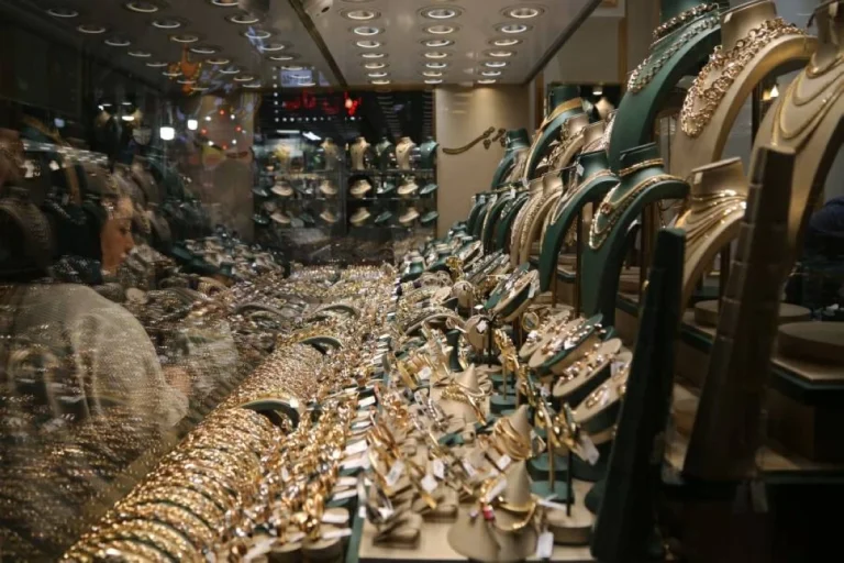 أسعار الذهب اليوم في مصر.. عيار 21 يسجّل 6950 جنيهاً للغرام : CNN الاقتصادية