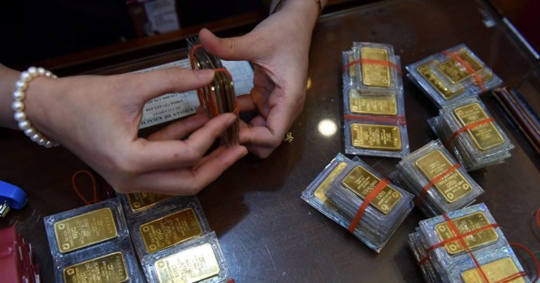 أسعار الذهب اليوم، 10 مايو 2026: أسعار سبائك الذهب المحلية وأسعار خواتم الذهب الخالص، وأسعار الذهب العالمية في نهاية الأسبوع.