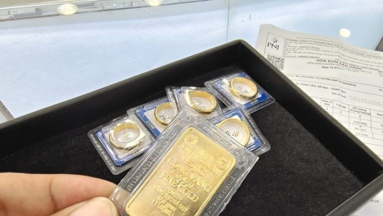 أسعار الذهب اليوم، 23 مايو: انخفضت بمقدار نصف مليون دونغ، لكنها لا تزال أغلى بمقدار 18 مليون دونغ من السعر العالمي.