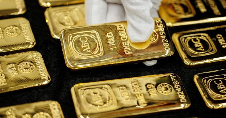 أسعار الذهب تتراجع مجددا لأدنى مستوى في أسبوع