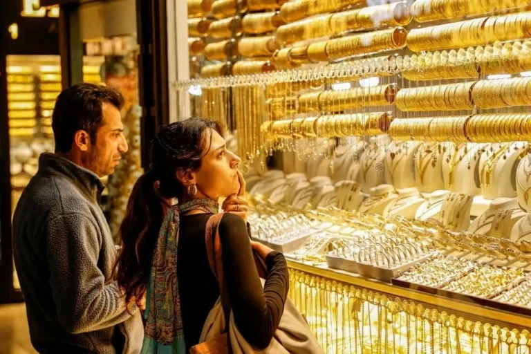 أسعار الذهب تهبط 2% مع تراجع مخاوف التضخم وتزايد التفاؤل باتفاق أميركي إيراني : CNN الاقتصادية