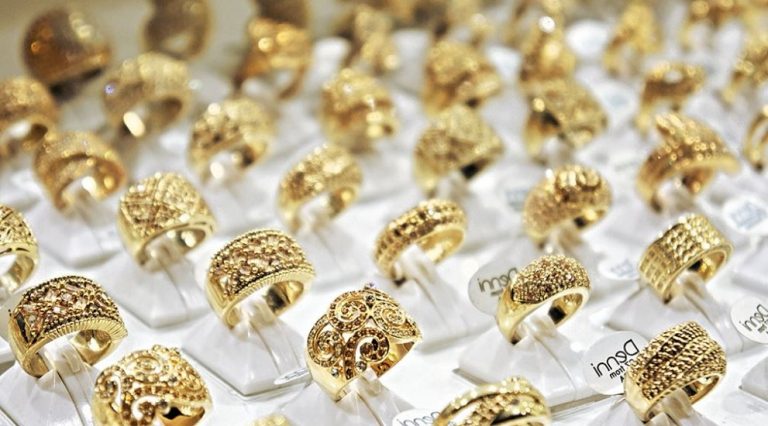 أسعار الذهب خلال التعاملات المسائية.. عيار 21 بعد التغيرات الأخيرة