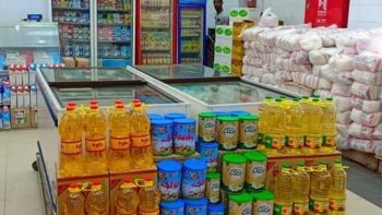 أسعار السلع الغذائية اليوم.. تراجع الزيوت والعدس مقابل ارتفاع السكر والدقيق