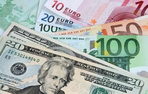 أسعار العملات العالمية اليوم الجمعة.. استقرار الدولار واليورو وانخفاض الإسترليني