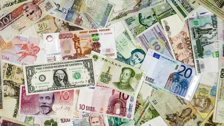أسعار العملات اليوم الاثنين: ارتفاع اليورو والجنيه الإسترليني والريال السعودي