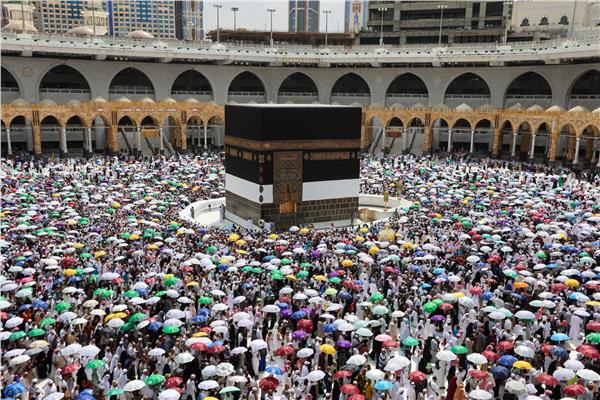 أسعار رحلات الحج البرّي والطيران هذا العام.. تفاصيل