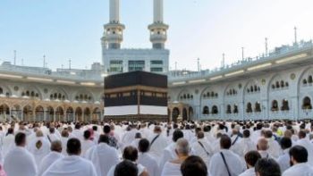 إندونيسيا تتحمل فارق سعر الوقود لإنقاذ حجاجها من ارتفاع تكاليف السفر