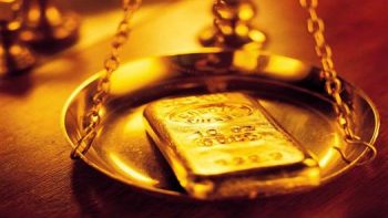 ارتفاع أسعار الذهب بحوالي 2% والفضة تتجاوز 76 دولارًا