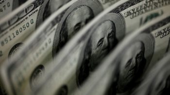 الأسواق تتوقع رفع سعر الفائدة الأميركية مطلع العام المقبل