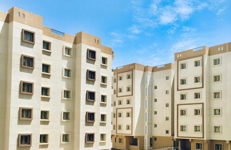 «الإسكان» تنفيذ وتسليم وحدات «سكن لكل المصريين» في 6 مدن جديدة |