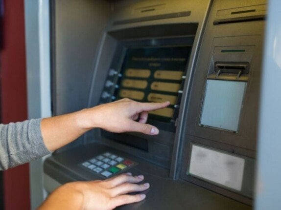 الإقبال على ماكينات الصراف الآلي يوجه البنوك بإعادة التغذية أكثر من مرة – الأسبوع