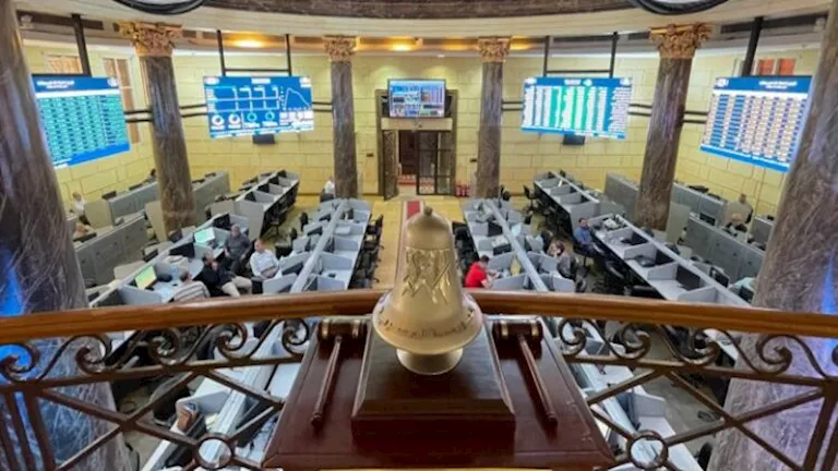 المؤشر البورصة الرئيسي يتراجع بقيادة الخدمات المالية غير المصرفية
