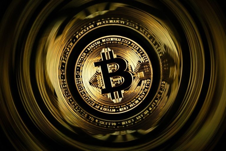 انخفاض أسعار العملات المشفرة إلى أدنى مستوى لها منذ أكثر من شهر