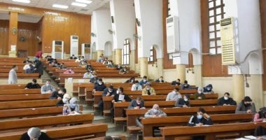 بعد إجازة عيد الأضحى.. ماراثون امتحانات نهاية العام يعود للجامعات.. عمداء الكليات: استئناف الاختبارات حضوريا .. وتوجيهات بسرعة تصحيح الامتحانات أول بأول.. ومراجعة وسائل التهوية لامتحانات فى جو مثالى