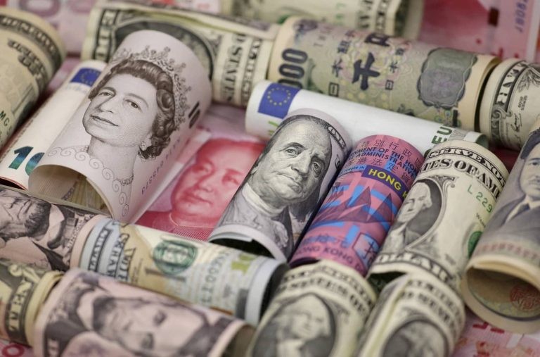 بعد قرار لجنة السياسات النقدية.. تفاصيل أسعار العملات الأجنبية في البنوك اليوم