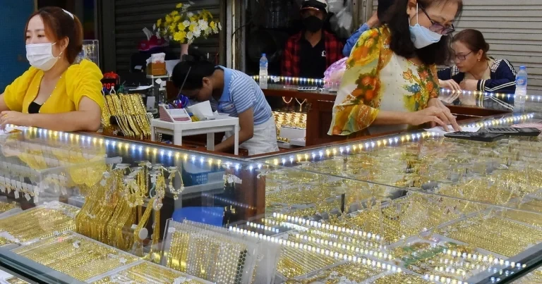 تحديث أسعار الذهب اليوم، 23 مايو 2026: قائمة أسعار الذهب من SJC، خواتم الذهب عيار 24 قيراط 9999، أسعار الذهب العالمية.