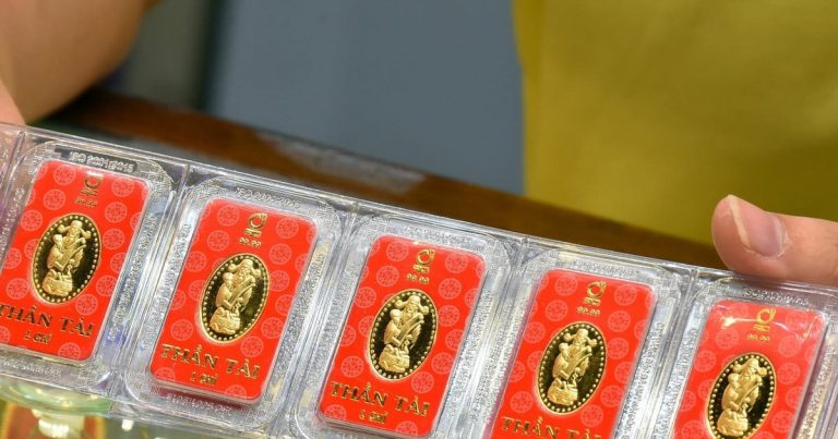 تحديث أسعار الذهب اليوم، 4 مايو 2026: سبائك الذهب، وخواتم BTMC، وBTMH، وDOJI، وPhu Quy، وأسعار الذهب العالمية في بداية الأسبوع.