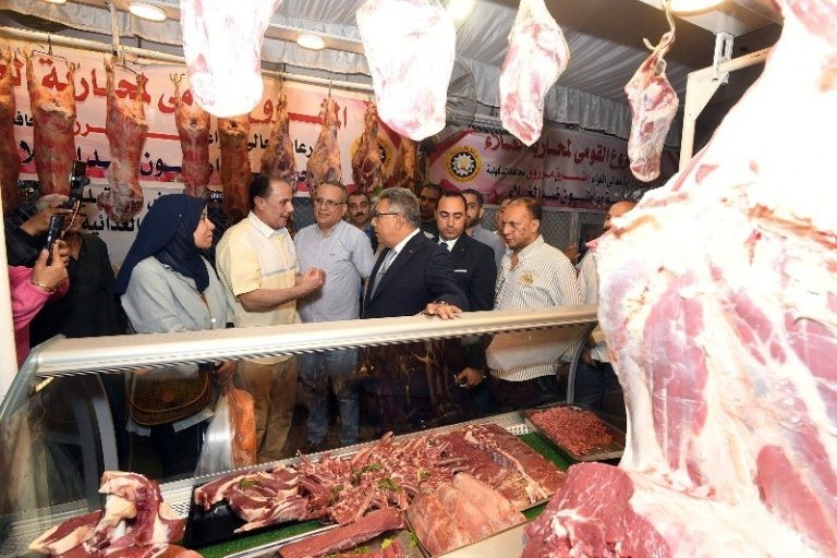 تدشين مبادرة "في حب مصر" لتخفيض أسعار اللحوم إلى 300 جنيه بمناسبة عيد الأضحى| صور