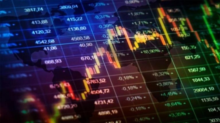 تراجع الأسهم العالمية ومكاسب أسعار النفط بأكثر من دولارين بعد هجمات أمريكية جديدة على إيران