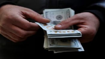 تراجع سعر الدولار اليوم الأحد 10 مايو في البنوك