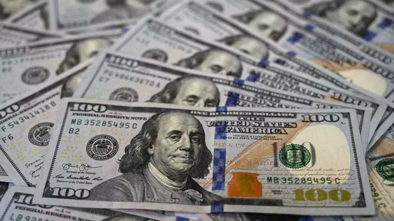 تراجع في 3 بنوك.. سعر الدولار مقابل الجنيه مع بداية تعاملات 14-5-2026