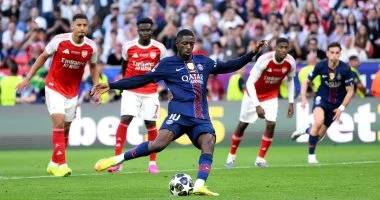 تعادل بي إس جي ضد أرسنال واللجوء للعب شوطين إضافيين في نهائي دوري الأبطال.. صور